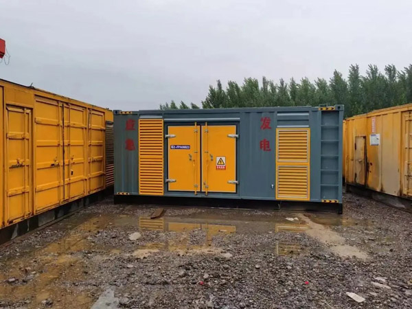 黔东南柴油发电机如何判断干式空气滤清器是否需要更换？